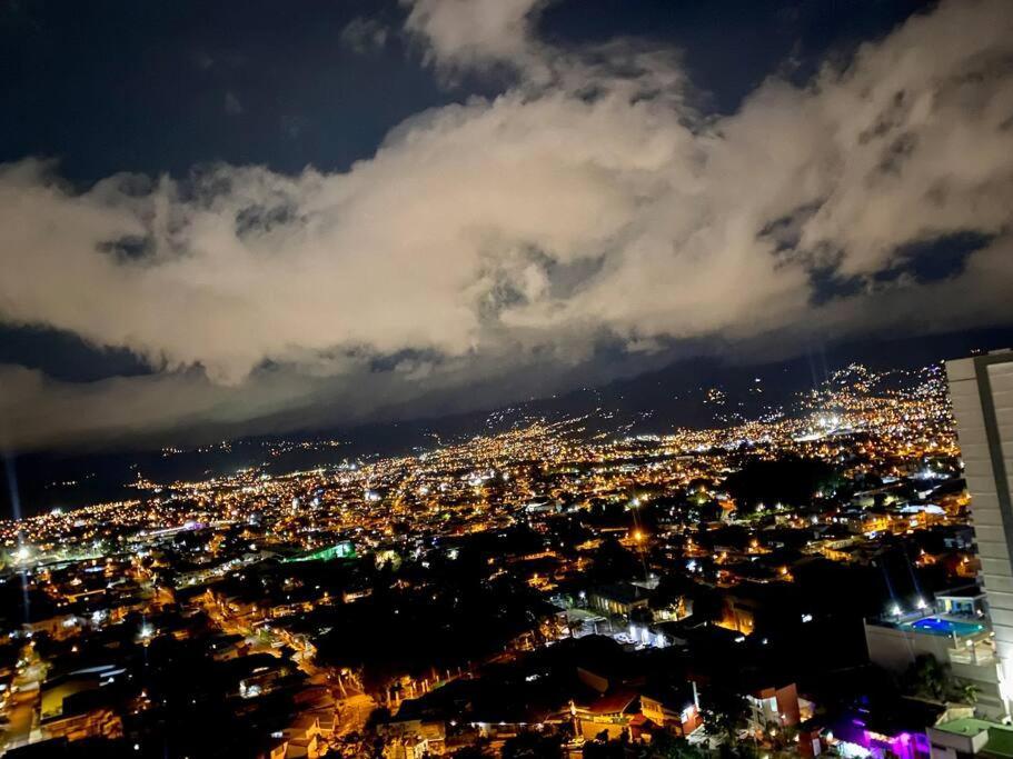 Penthouse En Los Yoses, Vista De Los Dioses Fast Wifi ซานโฮเซ ภายนอก รูปภาพ
