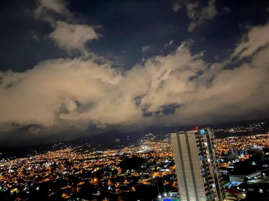 Penthouse En Los Yoses, Vista De Los Dioses Fast Wifi ซานโฮเซ ภายนอก รูปภาพ